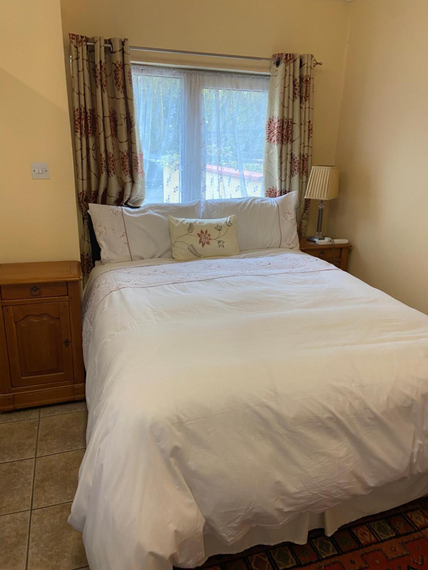 Padoro Lodge Kildare Ngoại thất bức ảnh